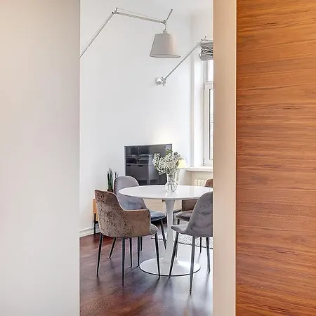 Domillion 2bdr Bright&central Pa227 *