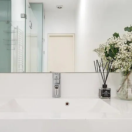 Апартаменты Domillion 2bdr Bright&central Pa227