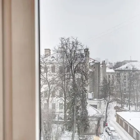 Domillion 2bdr Bright&central Pa227