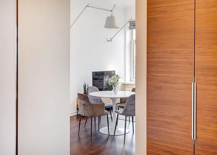 Domillion 2bdr Bright&central Pa227 *