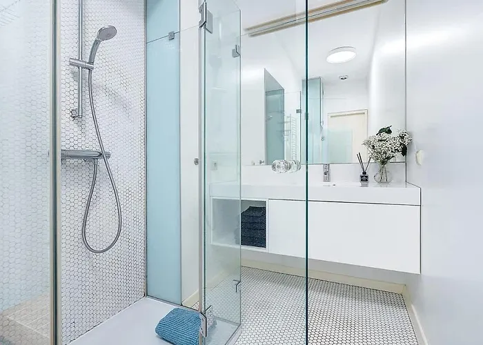 Domillion 2bdr Bright&central Pa227 *