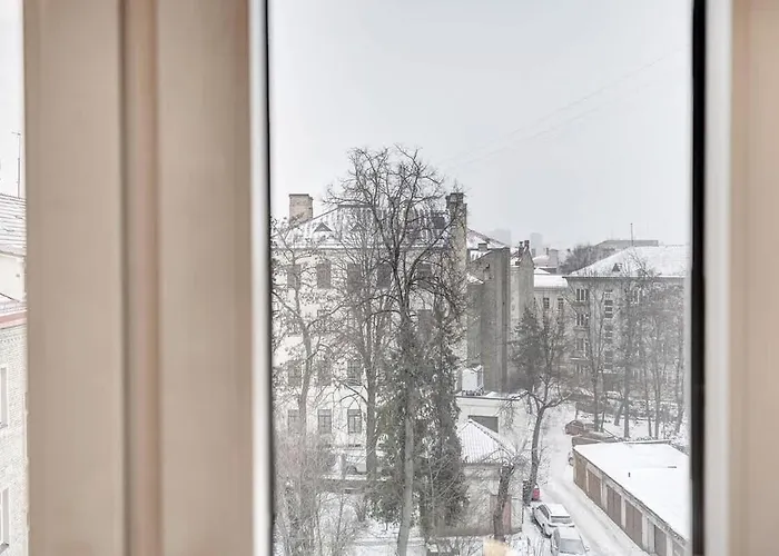 Domillion 2bdr Bright&central Pa227