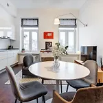Apartament Domillion 2bdr Bright&central Pa227