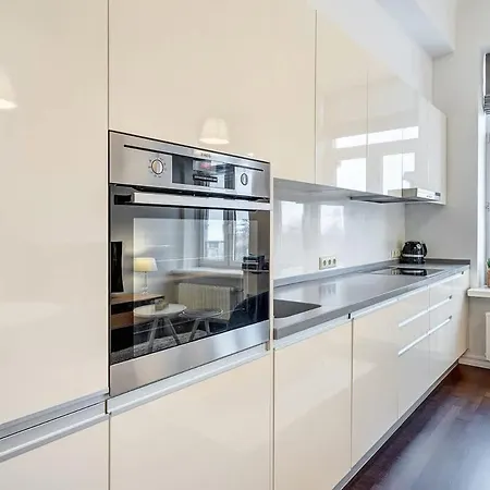 Domillion 2bdr Bright&central Pa227 *