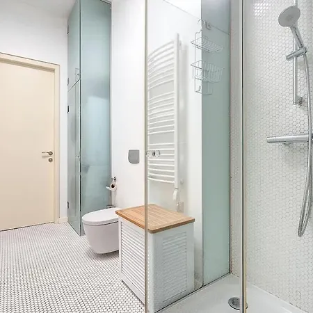 Апартаменти Domillion 2bdr Bright&central Pa227 *