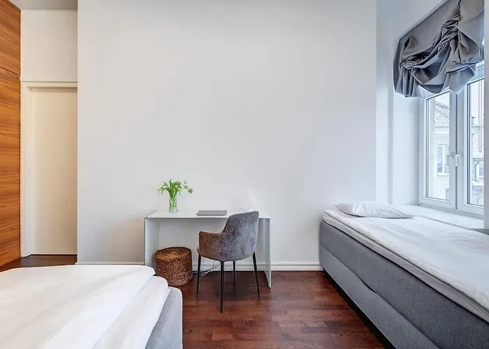 Domillion 2bdr Bright&central Pa227