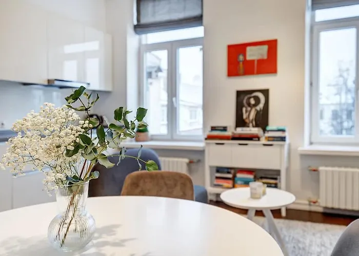 Domillion 2bdr Bright&central Pa227